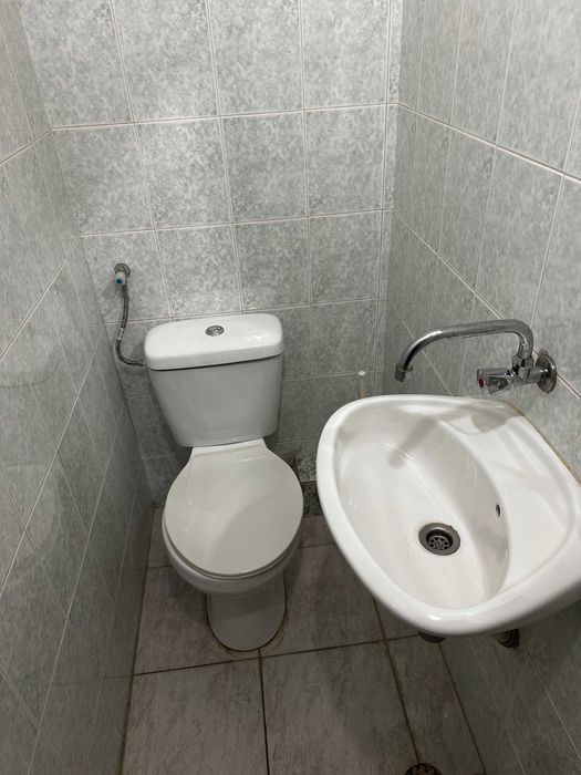 Дава се под наем Двустаен апартамент в Бургас, Център - 55 кв.м за 400 € - Снимка #2