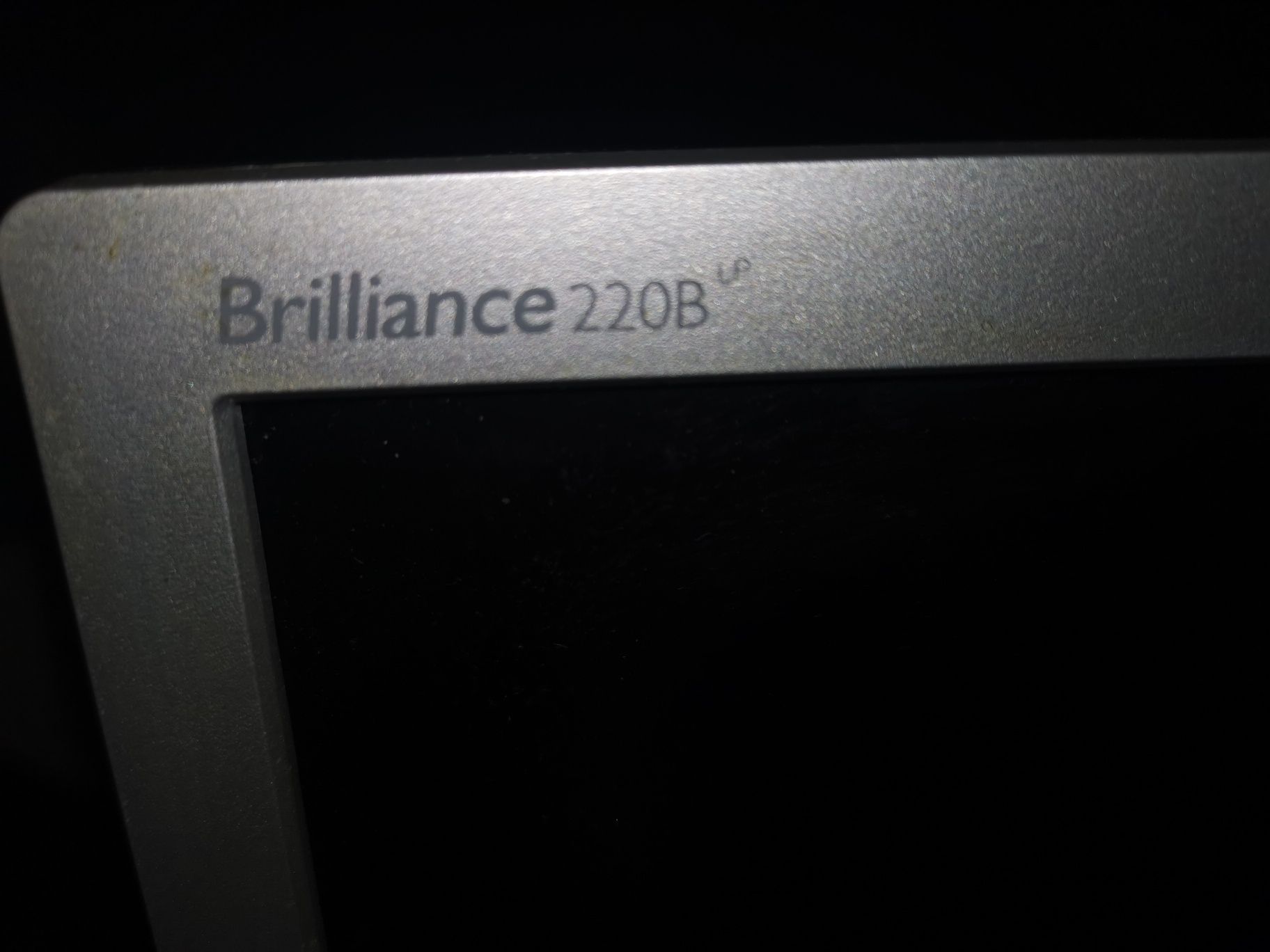 Монитор philips 22