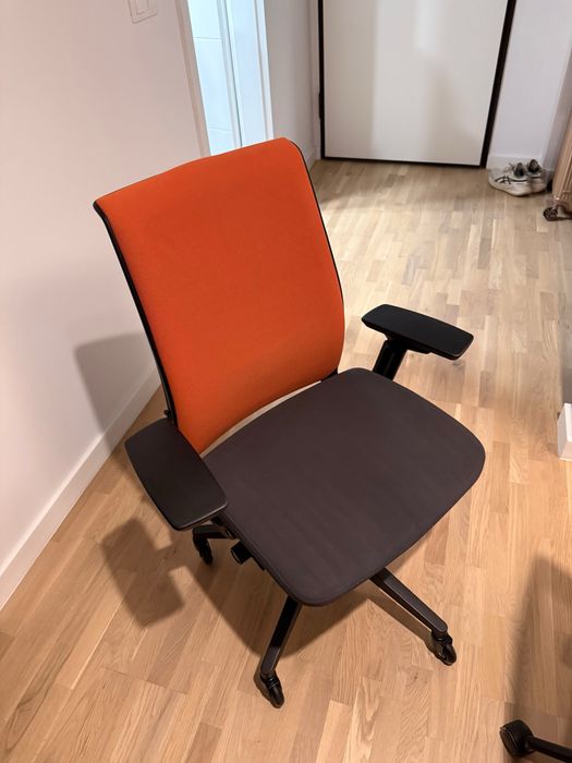 Steelcase Think V2 refurbished in stare excelenta