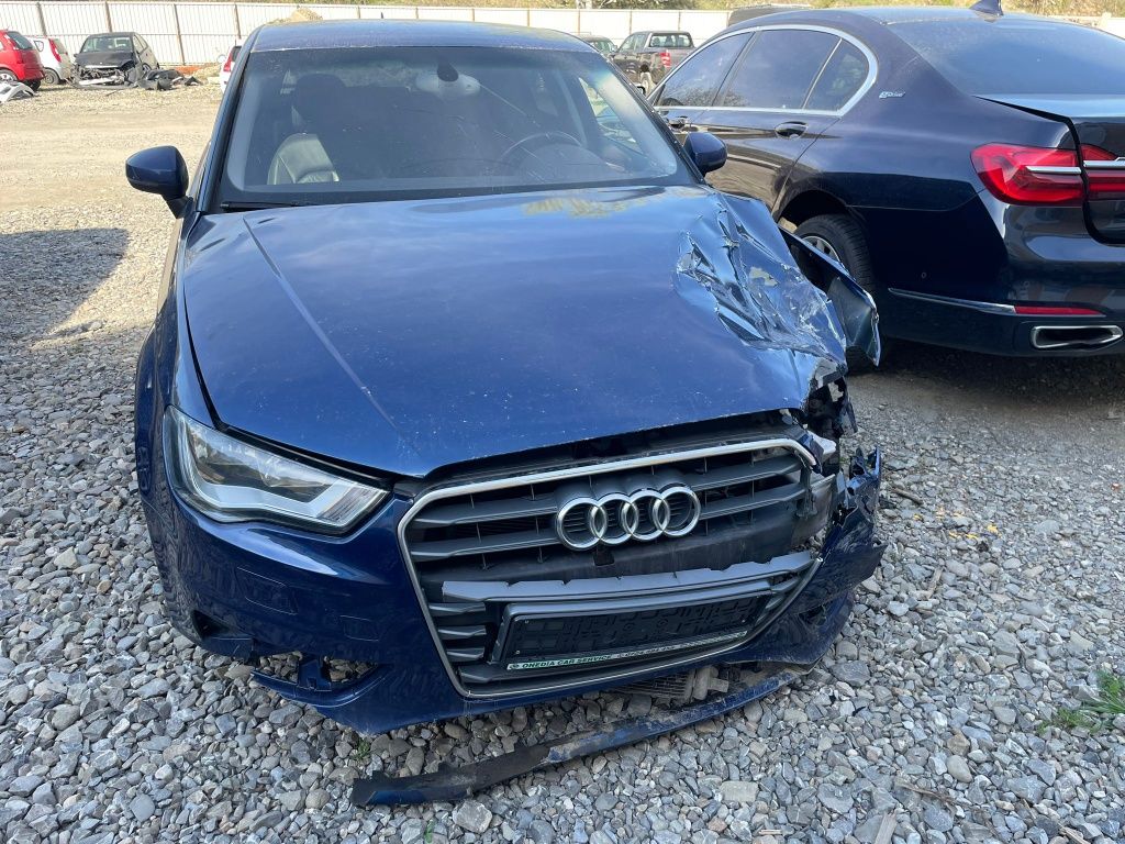 Audi A3 g-tron Sportback 1.4tsi Benzina+CNG. Avariat airbag-uri OK