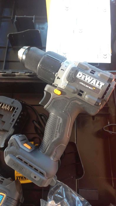 RESIGILAT-Masina de gaurit si insurubat cu percutie Dewalt DCD85ME2GT