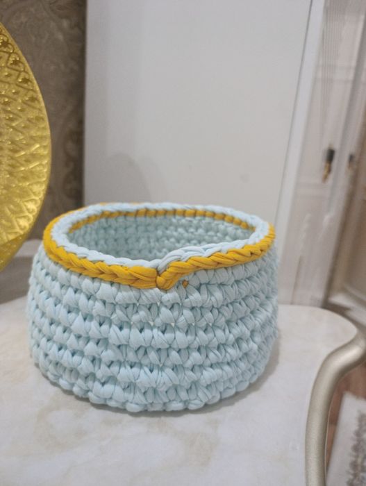 Har hil nabor solish uchun idish.