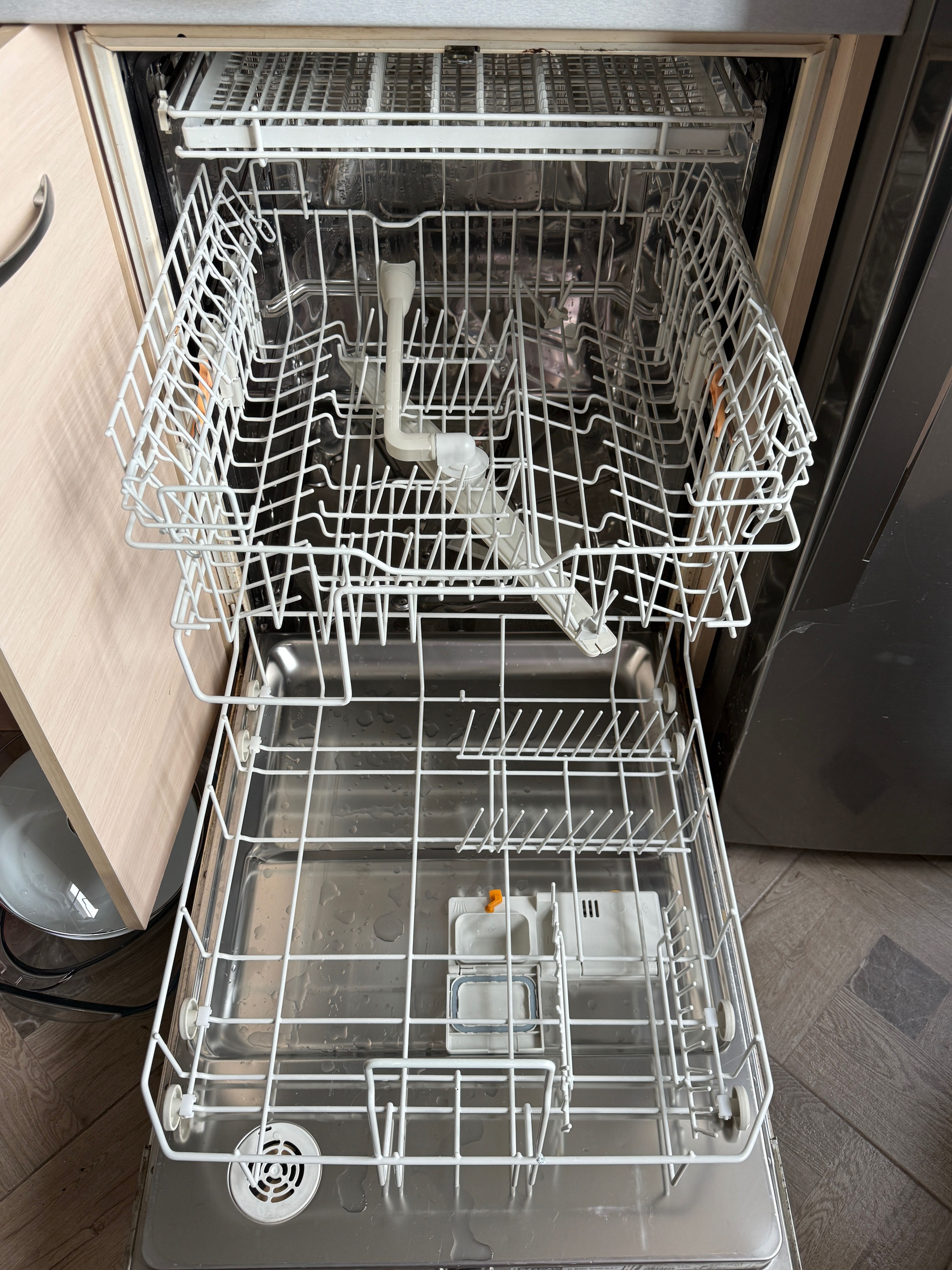 Miele съдомиялна за вграждане