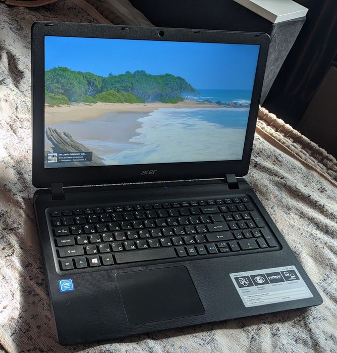 Acer Aspire ES 15 / 4GB / 500GB / идеальное состояние + сумка