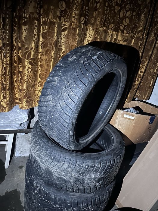 Продам шины 235x45x18. Pirelli