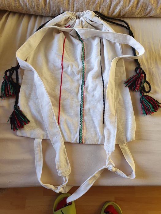 Rucsac HAND MADE cu motive populare traditionale romanesti 34 × 43 cm