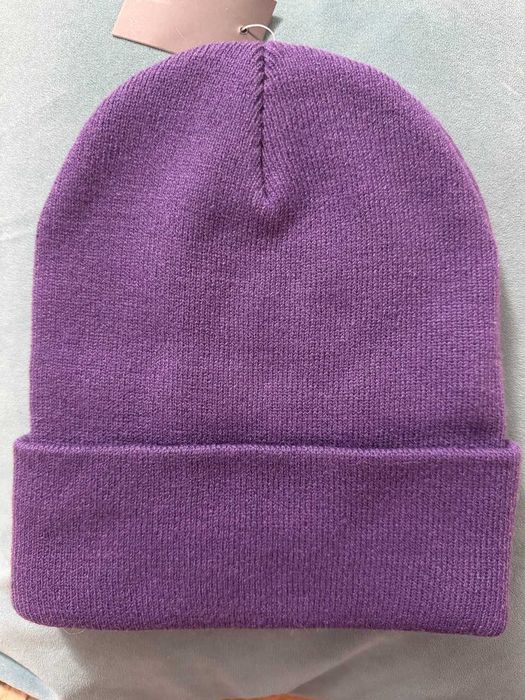 Шапка Nike продается