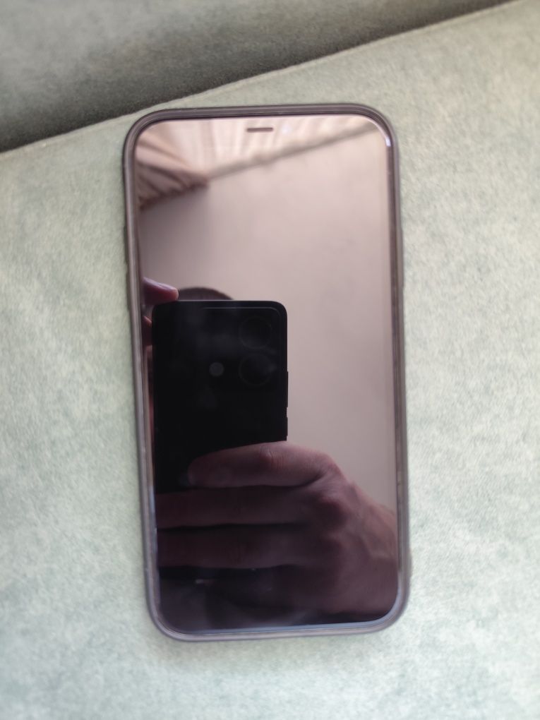 Телефон IPHONE 11 64 GB