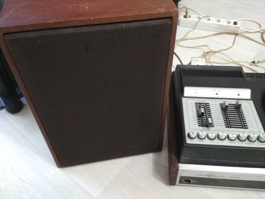 Колонки  + усилитель  Радиотехника !