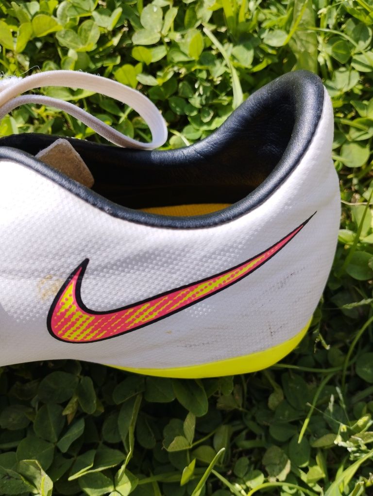 Ghete de fotbal Nike Mercurial