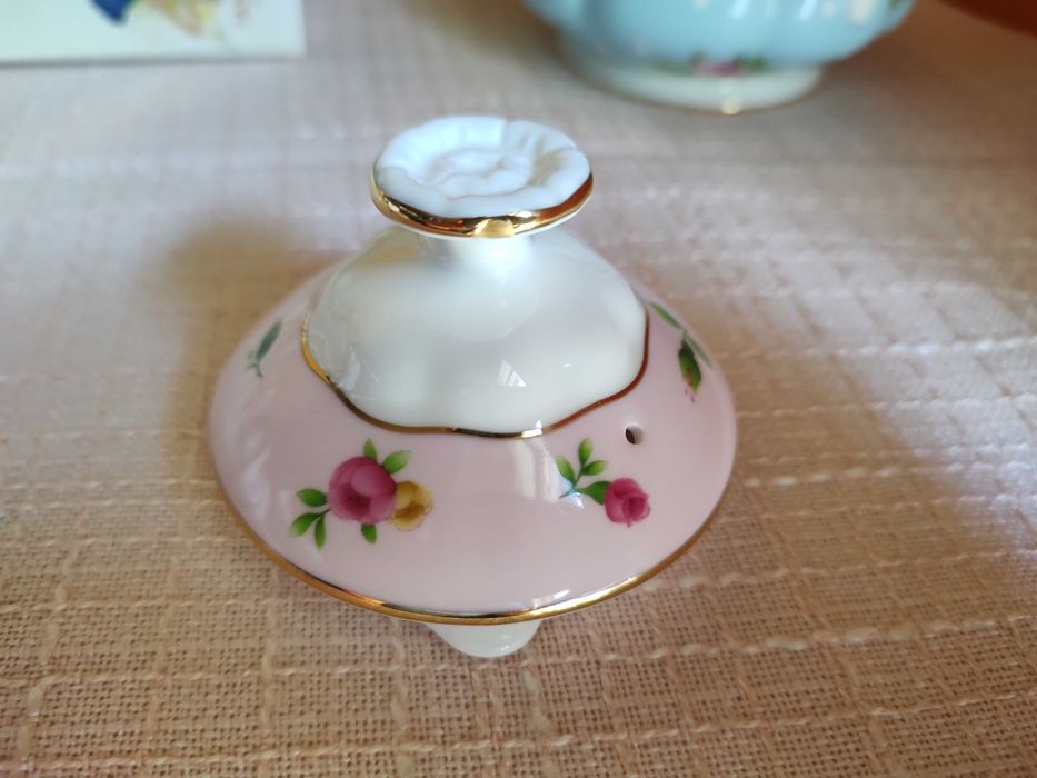 Royal Albert New Country Roses Pink - Чайник и сет за един
