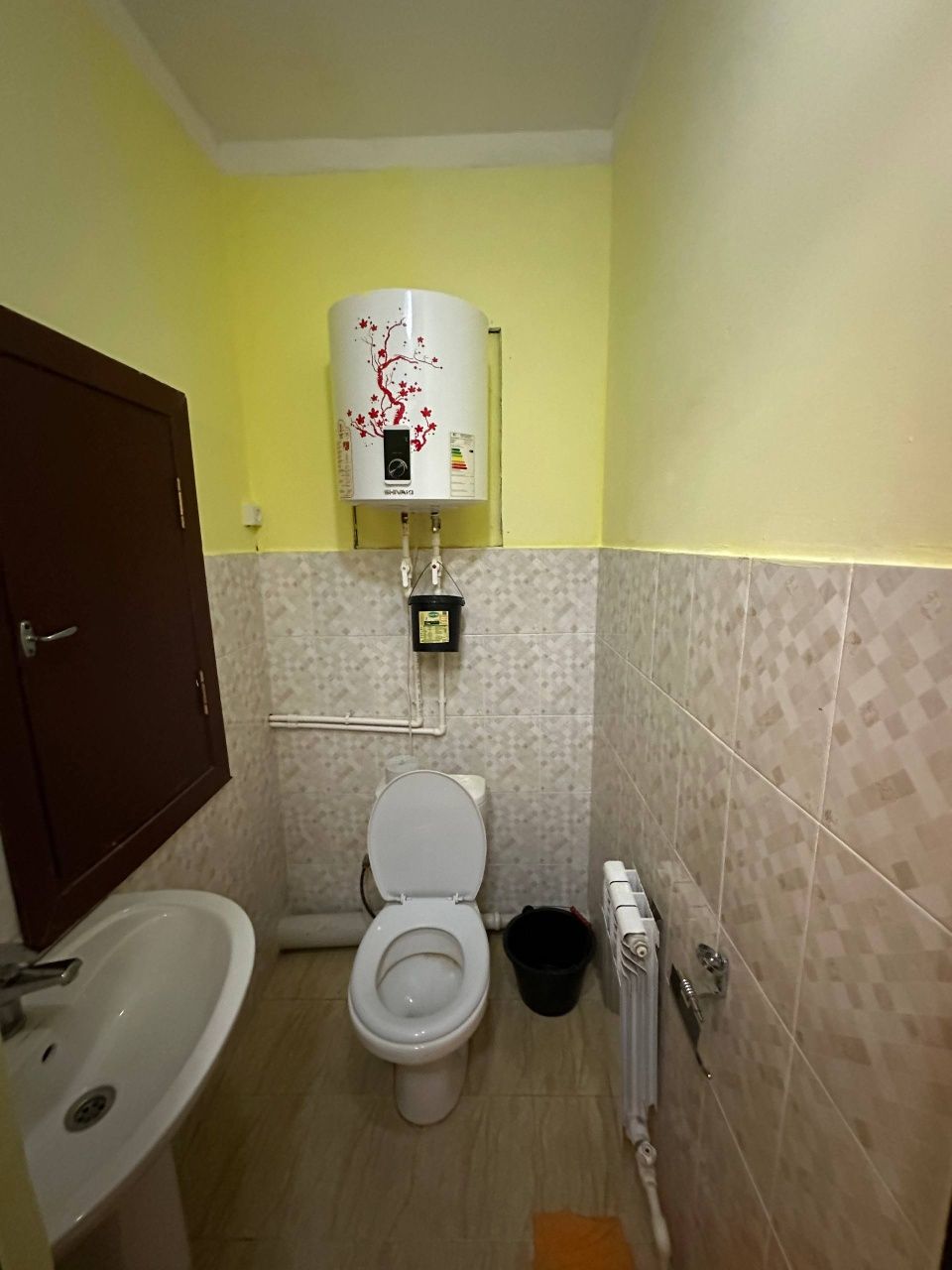 7 mkr da 7 qavatlik kirpichniy domdan2 qavatdagi 3 xonalik
57-60 kv Kv