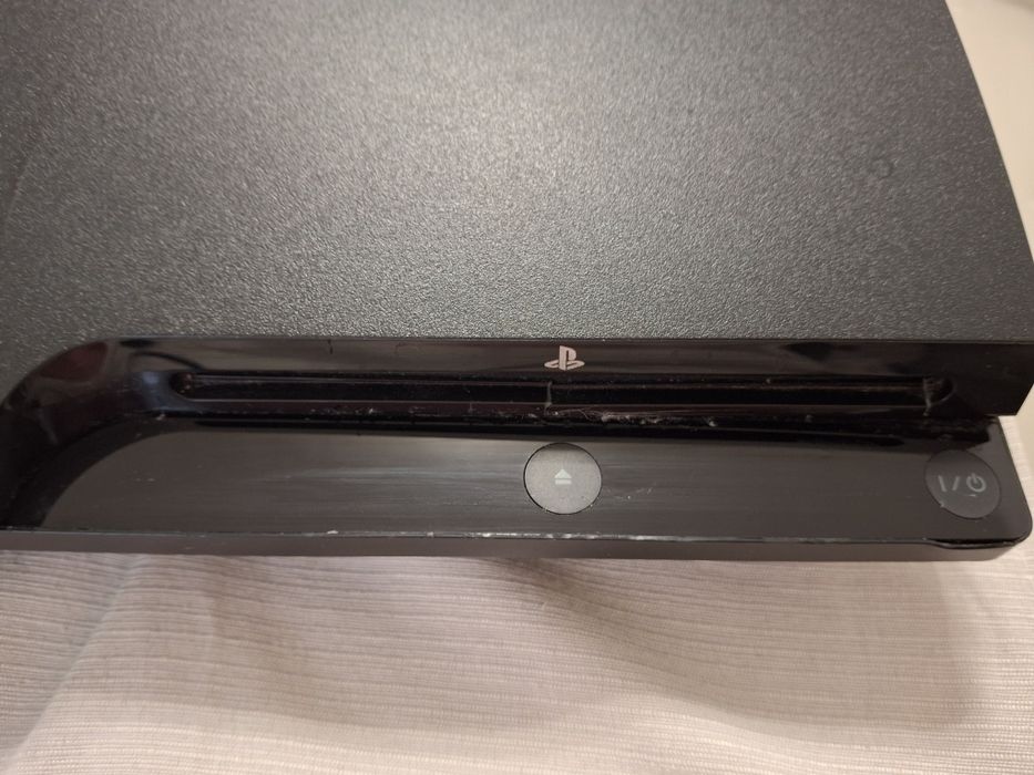 PlayStation 3 + подарък диск