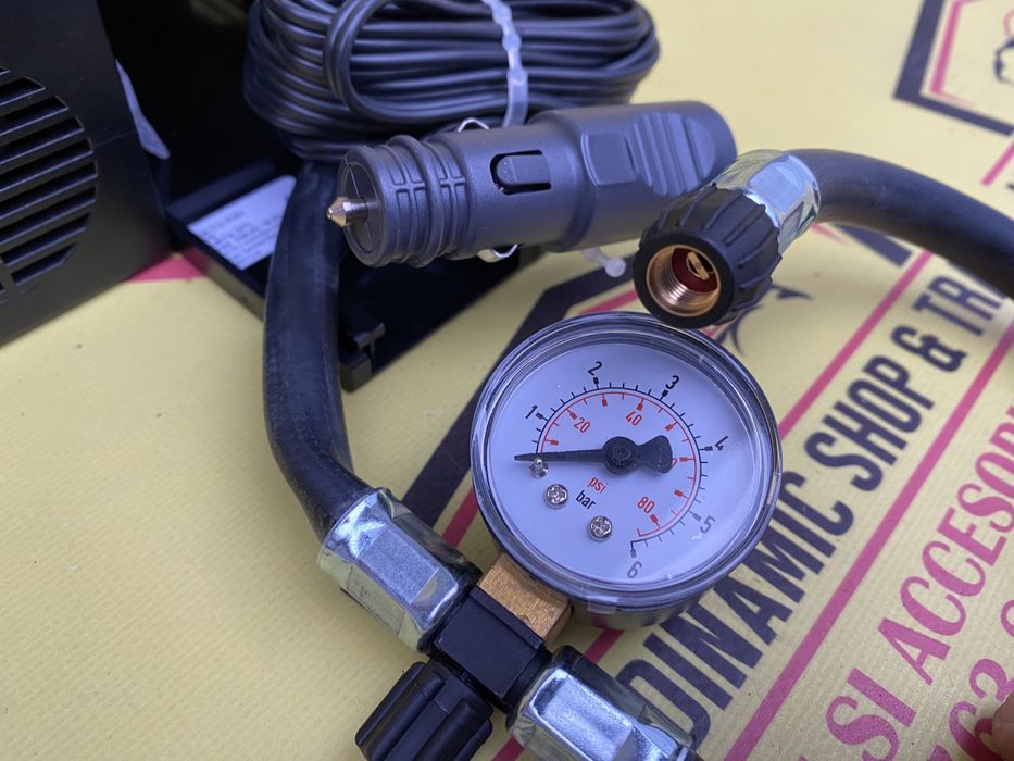 Compresor auto umflat roti 12V original Audi Q5 Q7 SUV