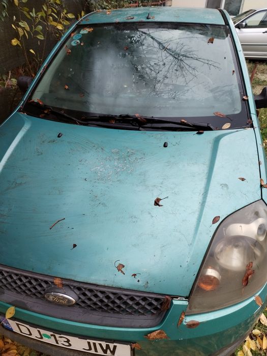Vând Ford Fiesta Defect preț negociabil