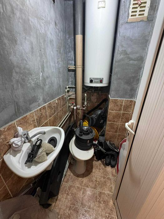 Продава се тристаен апартамент - гр.Мъглиж