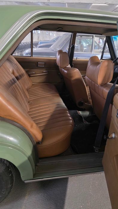 Mercedes-Benz w115 - 200D - 1976 Retromobil