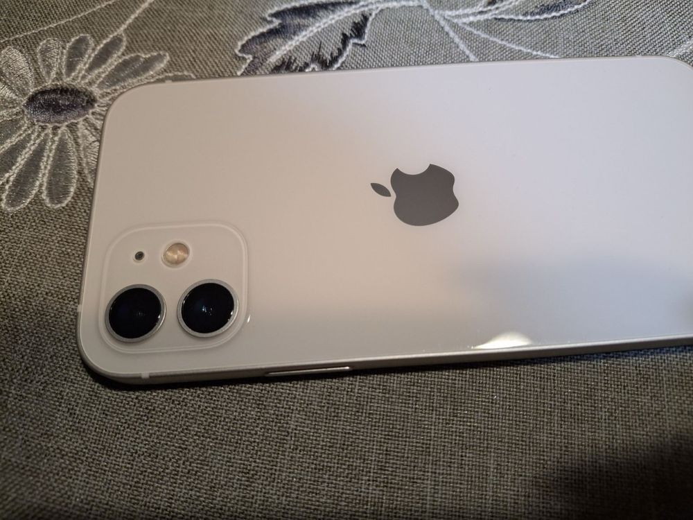 телефон Iphone 12 64gb