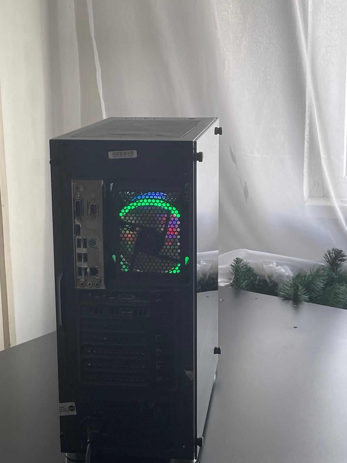 Vând calculator de gaming si monitor