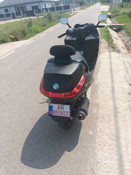 Scuter (maxiscuter)  piaggio 125 cc