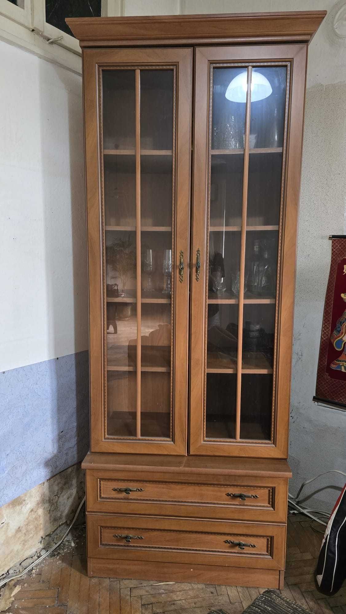 Продавам мебели !