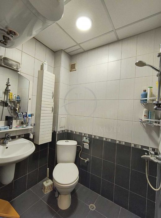 Продава се Тристаен апартамент в Пловдив, Кючук Париж - 88 кв.м за 2029 €/кв.м - Снимка #7