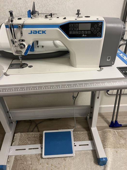 Новая швейная машинка