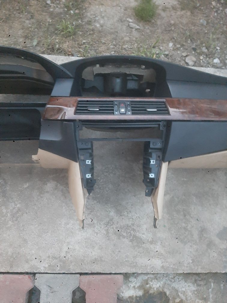 plansa bord bmw seria 5 e 60 -e61