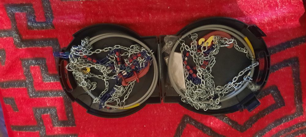 Lanturi de alunegare noi