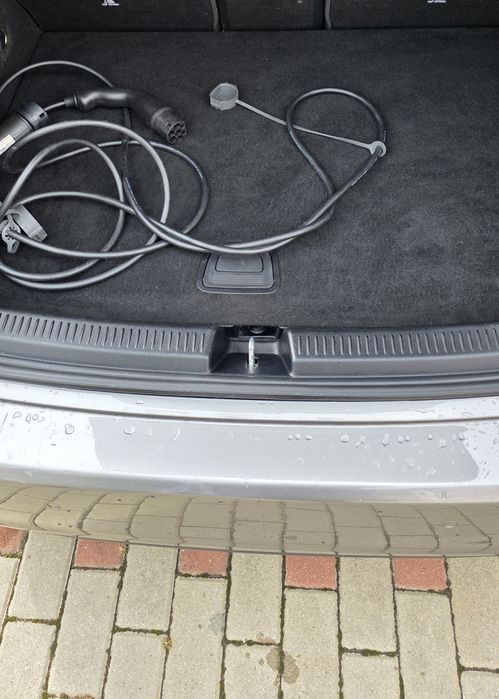 Mercedes benz A250e Plugin Hibrid / benzina 1332  cc Automat