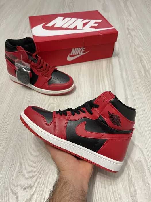 Jordan 1 High Varsity Red / Adidasi Noi 2024