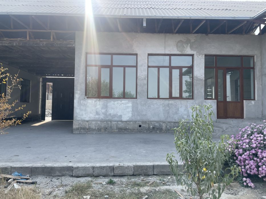 Фаргона шахар Дустлик кучаси 128хонадон ижарага берилади ховли