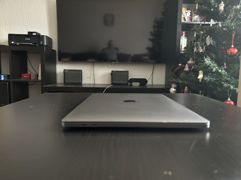 Macbook Pro A1989 i7 16 GB RAM 2 TB SSD baterie 302 cicluri