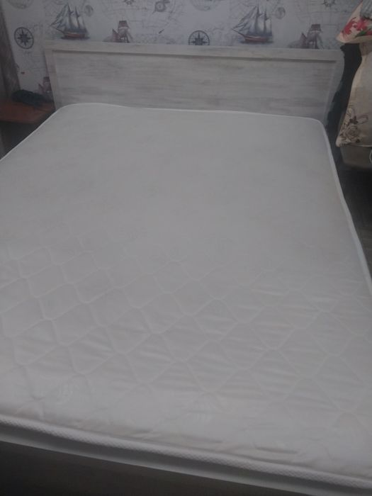 Продам двухспальную кровать