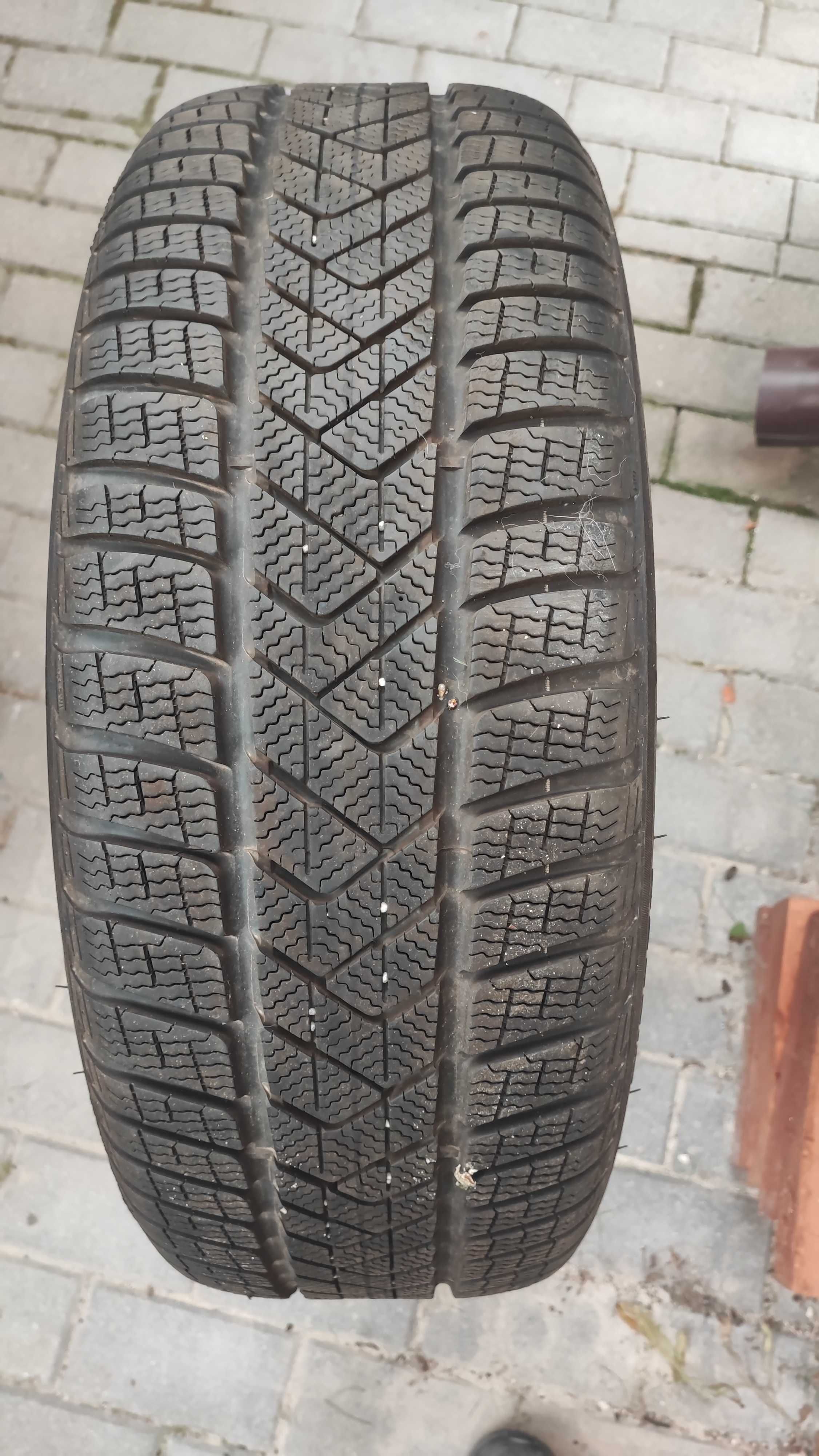 Зимни гуми 245/50/19 PIRELLI SOTOZERO 3, RUNFLET