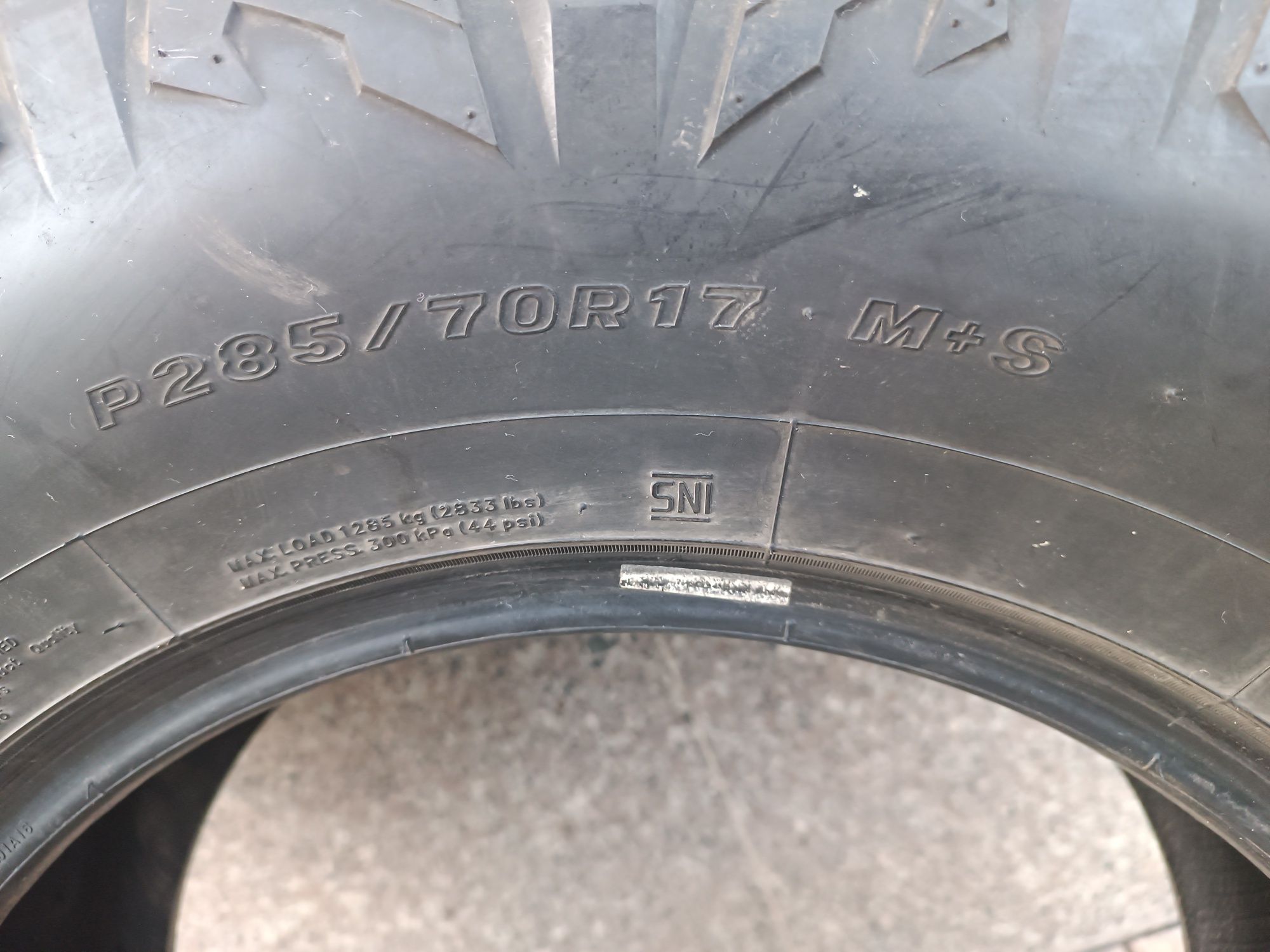 Резина Maxxis p285/70/r17