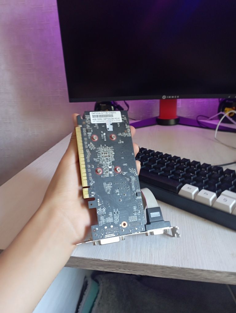 Gt 730 4 gb video karta sotiladi.