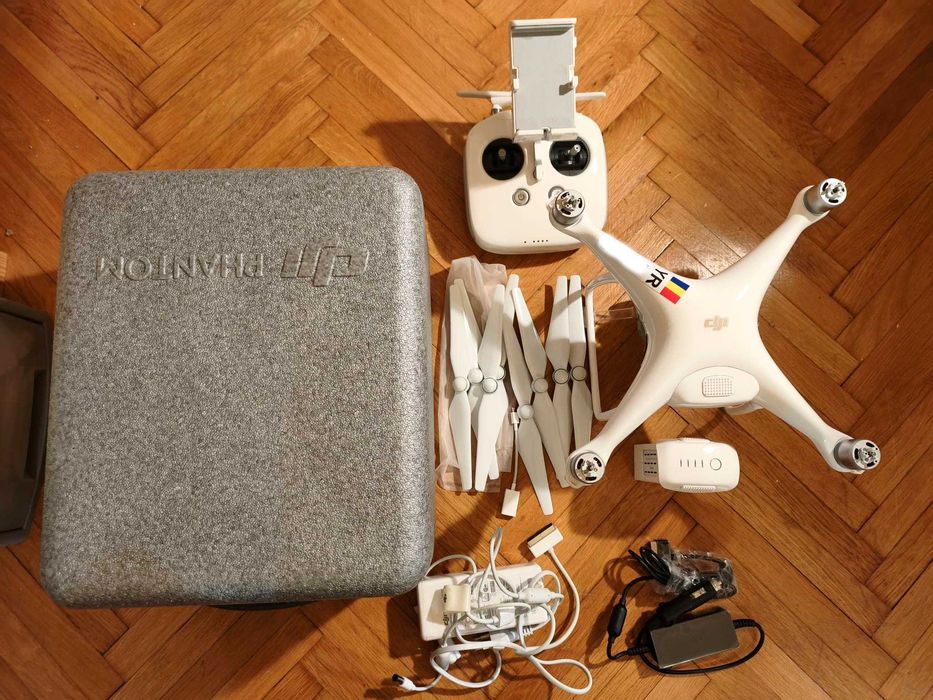 Drona Dji Phantom 4 Pro cu doua baterii