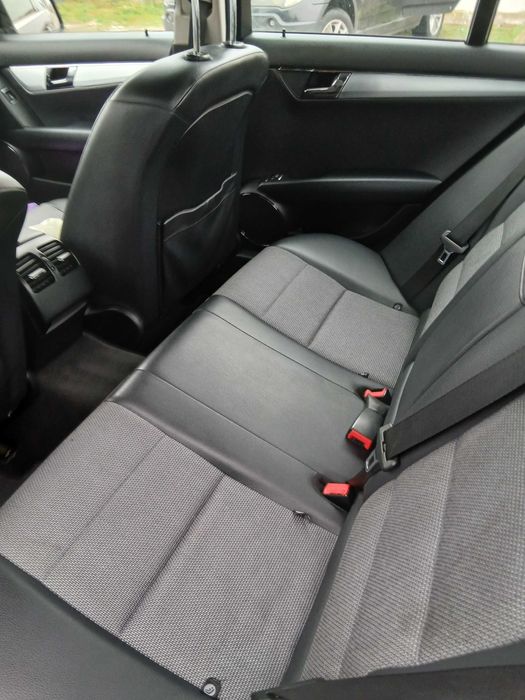 Vând mercedes c 220 cdi
