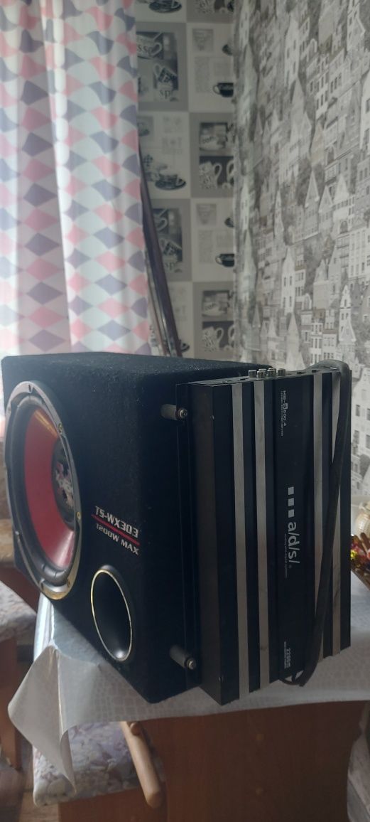 Продам сабвуфер с усилителем
