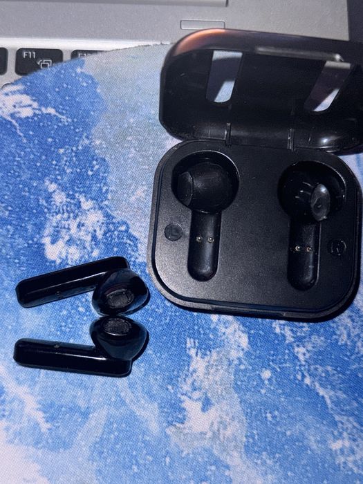 Căști negre wireless