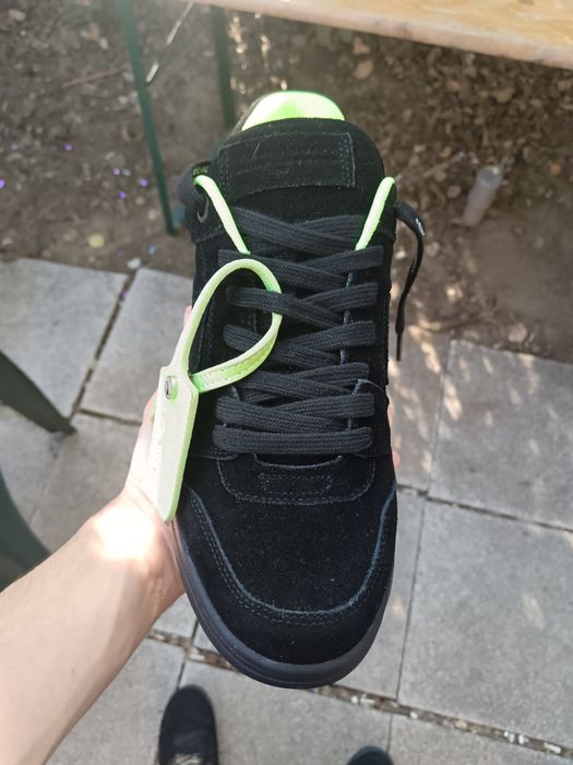 Off White Out of office black