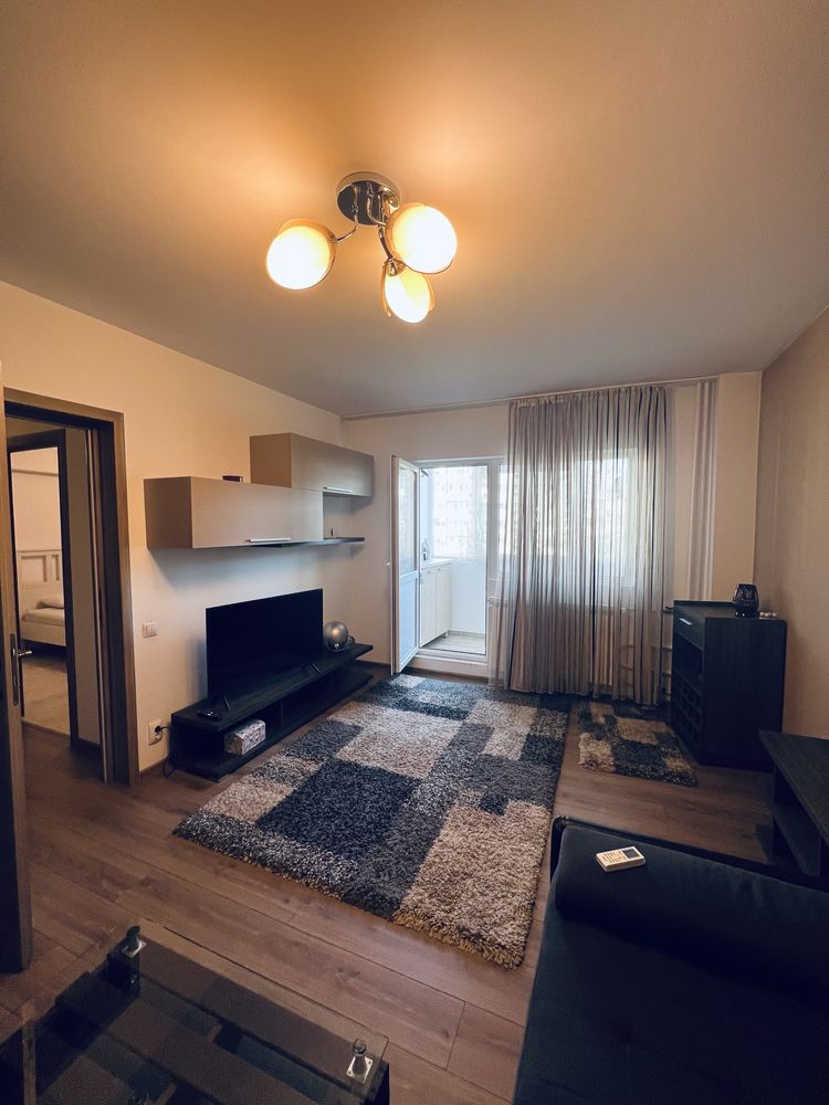 Inchiriez apartament