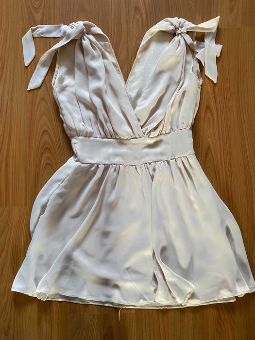 Vând pachet de 5 rochii,  toate la 110 lei