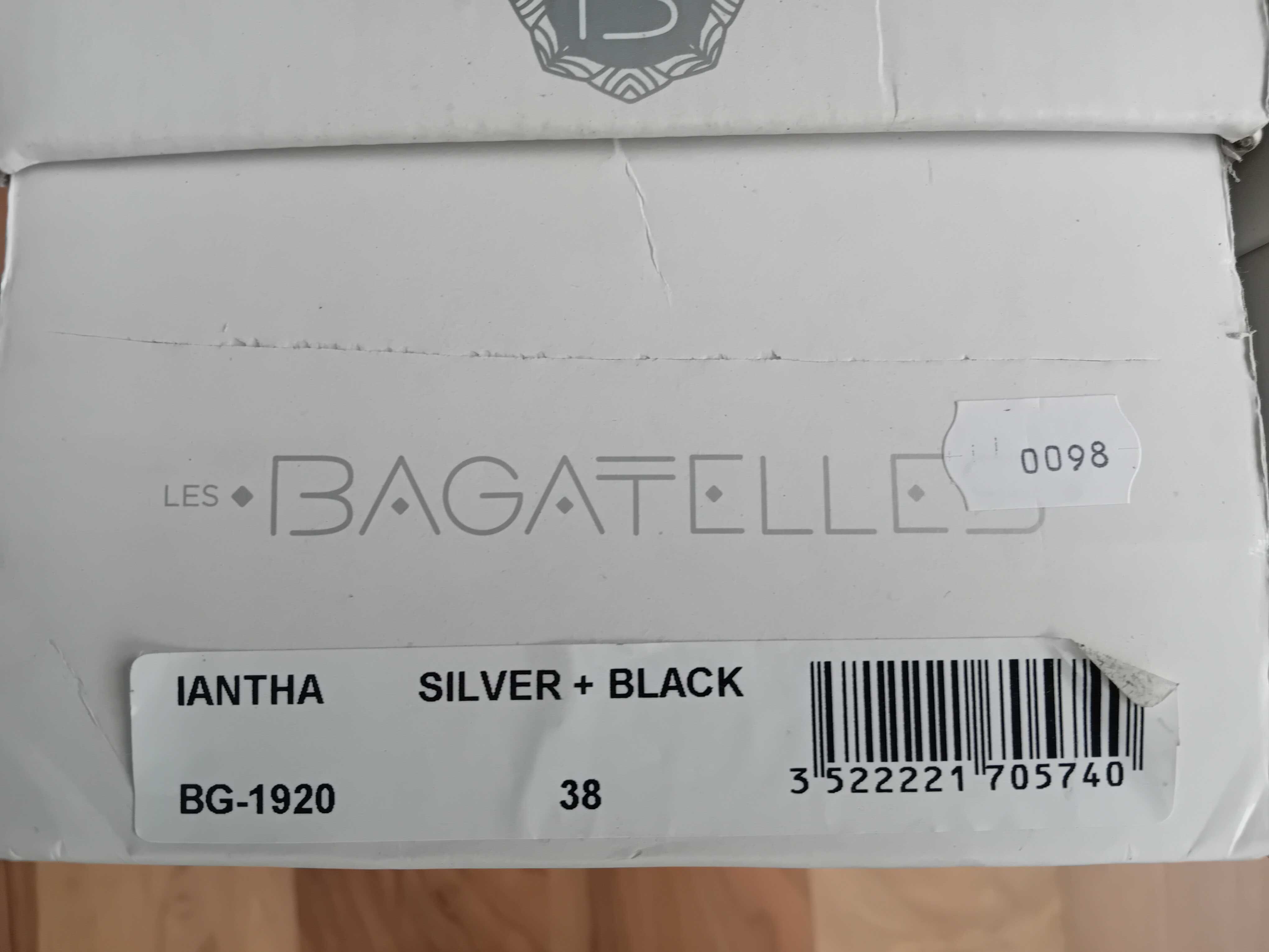 Les Bagatelles Нови сандали и чехли N38