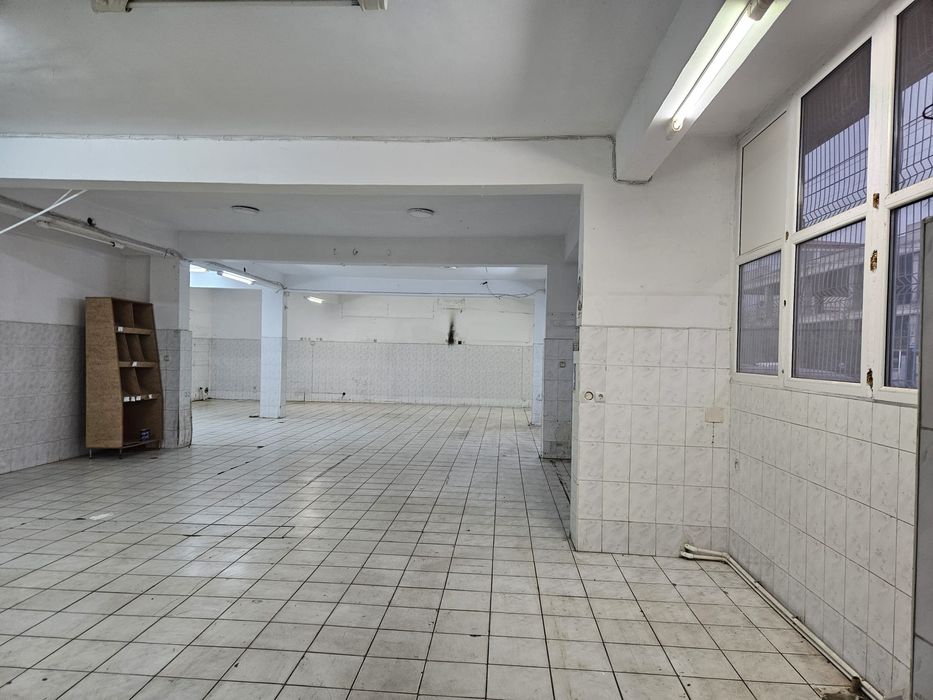 Proprietar vand spatiu comercial 200 mp Vidin