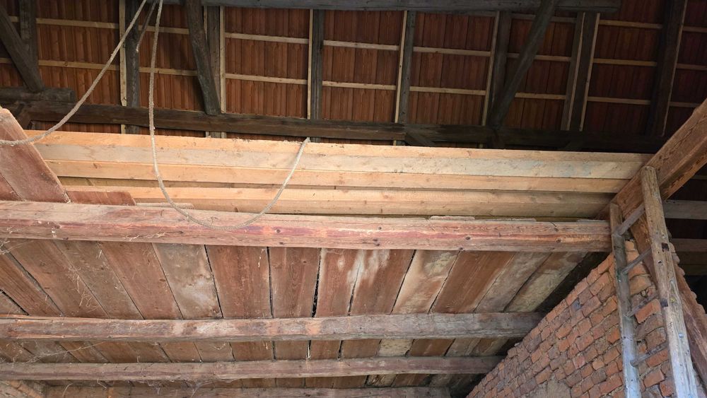 Lemn rășinos uscat pt construcții