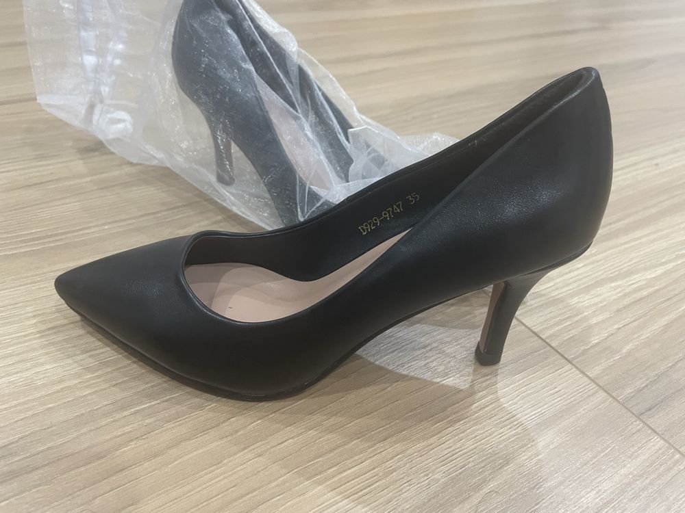 Даром! Туфли Jimmy Choo, размер 34-35
