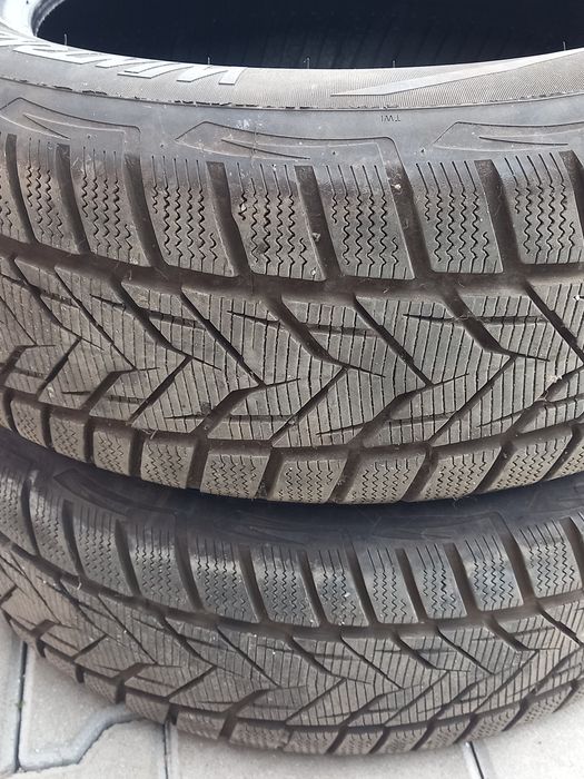 2 cauciucuri iarnă VREDESTEIN 215/60 R15- an 2018