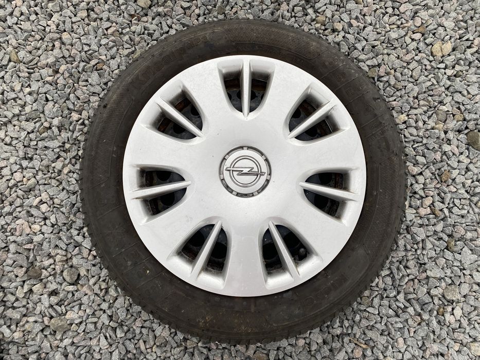 Jante Opel cu anvelope iarba Kleber 185/60 R15 cu profil 5-7 mm